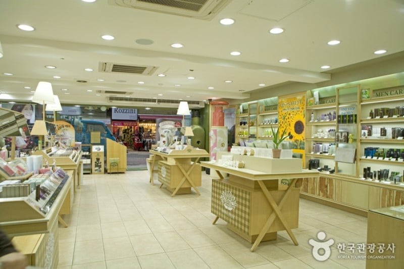 イニスフリー(梨大店) (2/10)