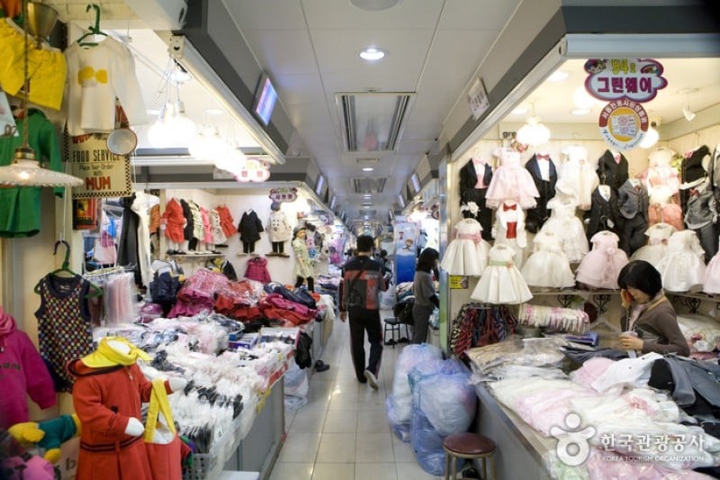 ブルデン子供服商店街 (1/9)