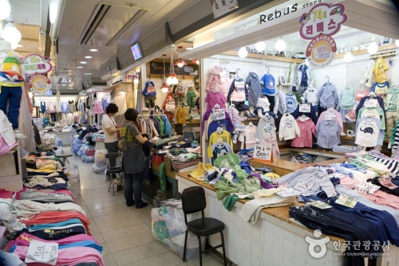 ブルデン子供服商店街 (3/9)