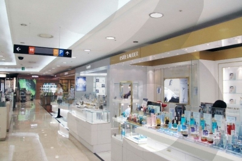 ロッテ百貨店（江南店） (4/8)