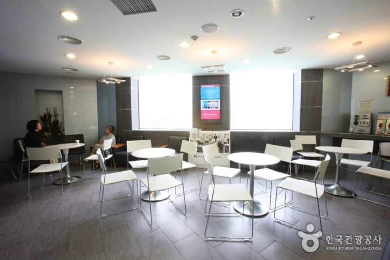 Lotte Duty Free Shop - Lotte World Tower Branch  (15/29)