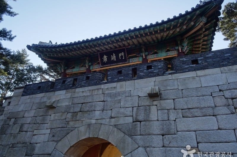北岳山 粛靖門 (1/4)