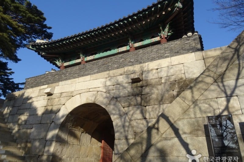 北岳山 粛靖門 (3/4)