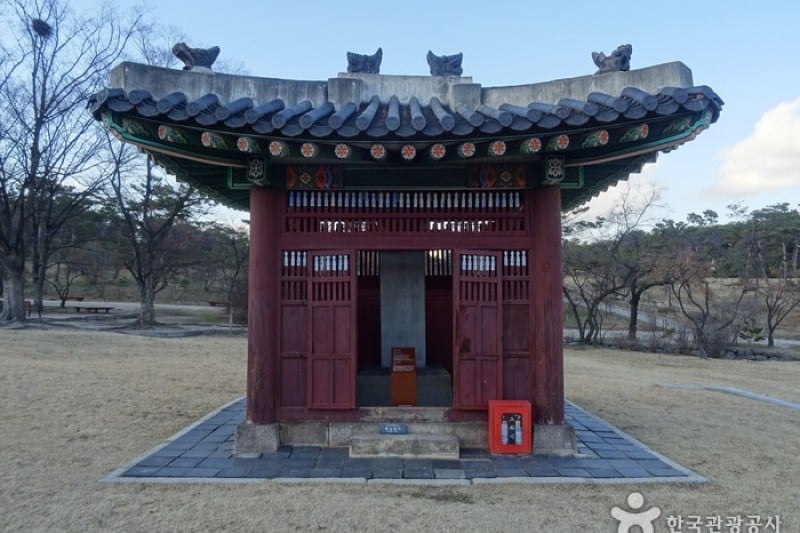 懿陵［ユネスコ世界文化遺産］ (1/4)