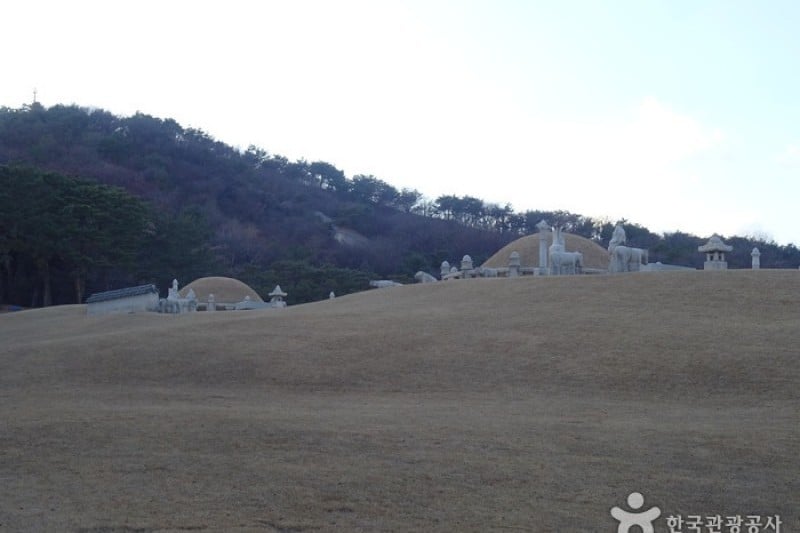 懿陵［ユネスコ世界文化遺産］ (3/4)
