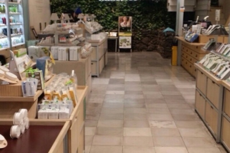 イニスフリー明洞店 (1/1)