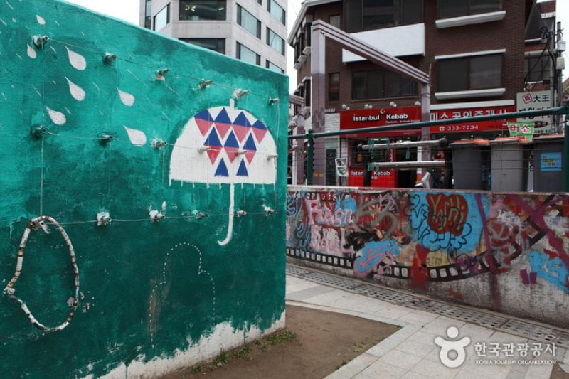 弘大ストリート美術 (Street Art Exhibition) (6/12)