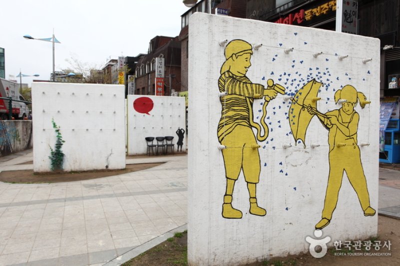 弘大ストリート美術 (Street Art Exhibition) (8/12)