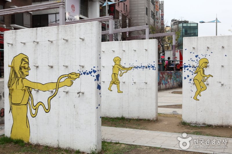 弘大ストリート美術 (Street Art Exhibition) (9/12)