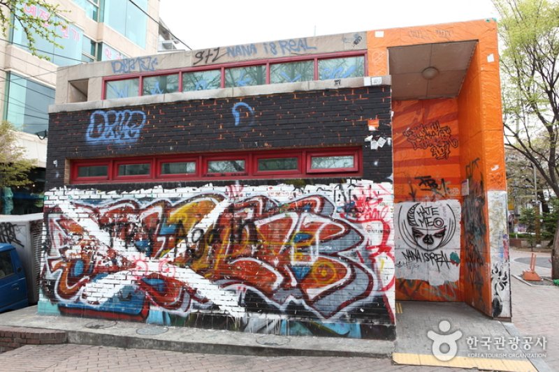 弘大ストリート美術 (Street Art Exhibition) (12/12)
