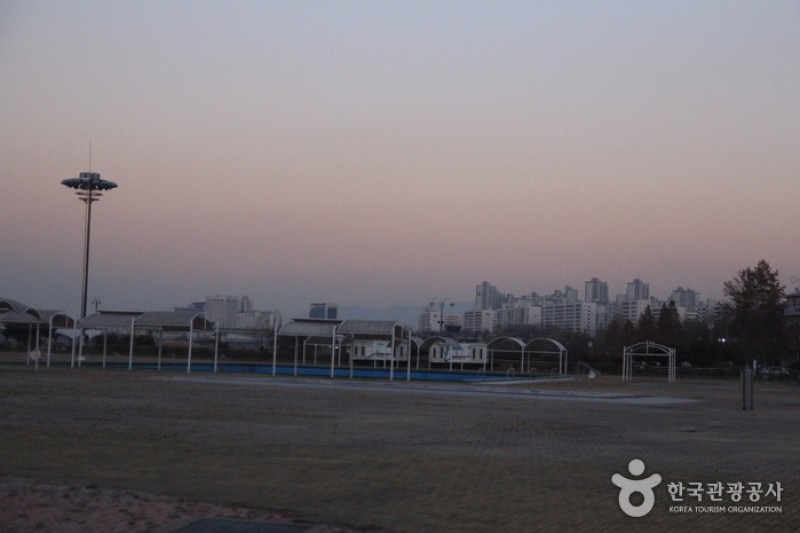 漢江市民公園 蚕室プール (3/4)