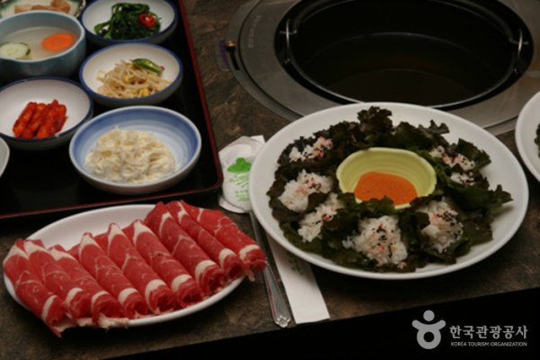 CHAM MAN NA（참만나）