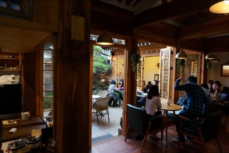 庭と茶院 (3/4)