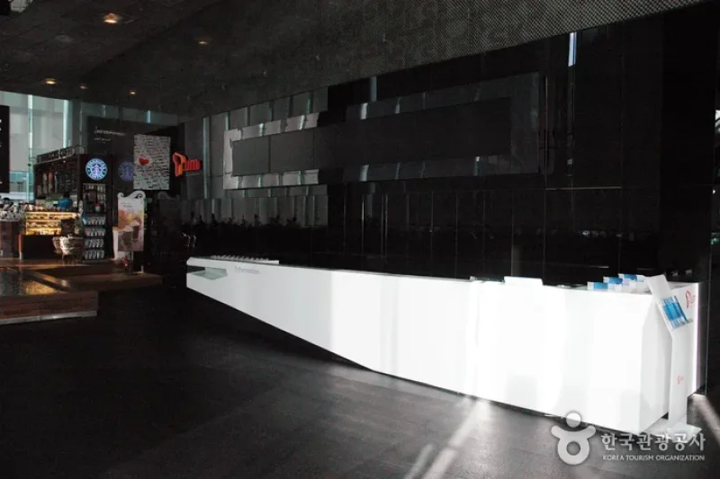 SKテレコム広報館 T.um (2/3)