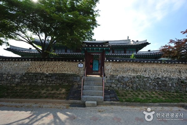 大韓聖公会江華聖堂（대한성공회 강화성당）
