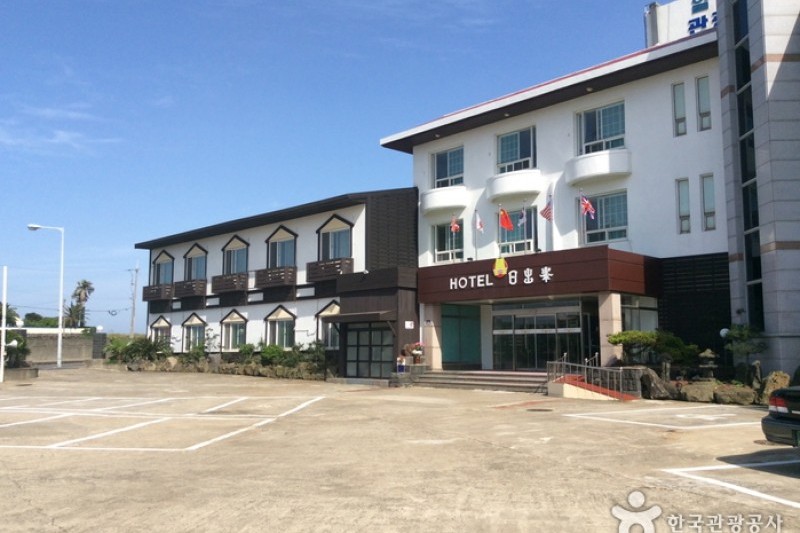日出峰観光ホテル (1/4)