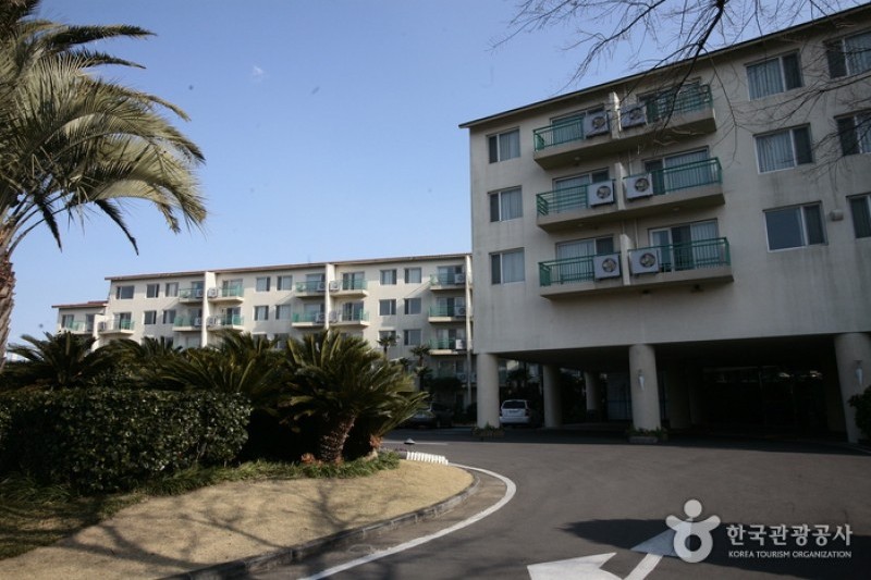 KENSINGTON RESORT (3/30)