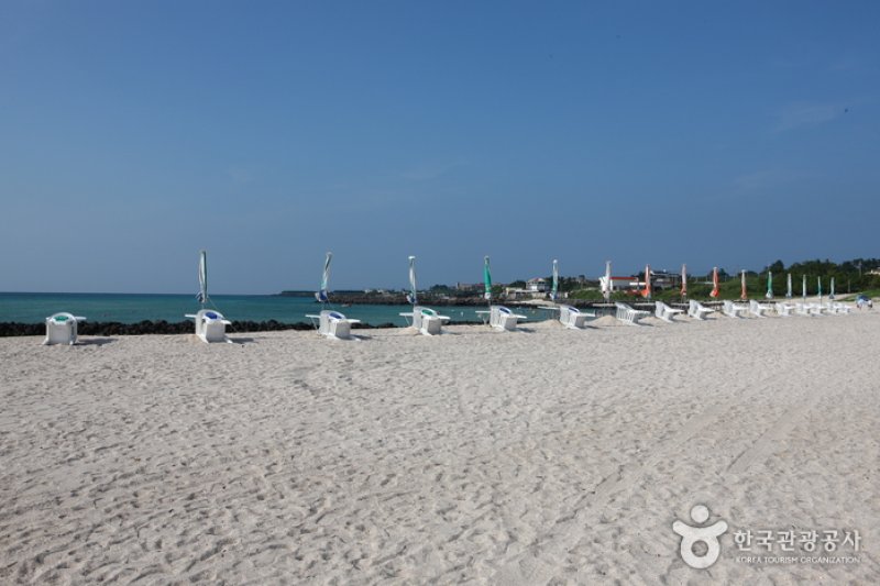 クァクチクァムル海岸（곽지과물해변） (9/19)