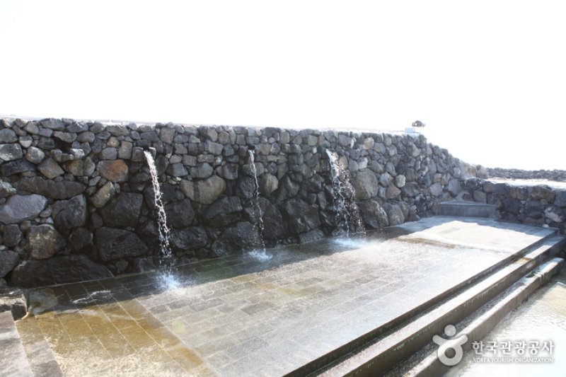 クァクチクァムル海岸（곽지과물해변） (16/19)