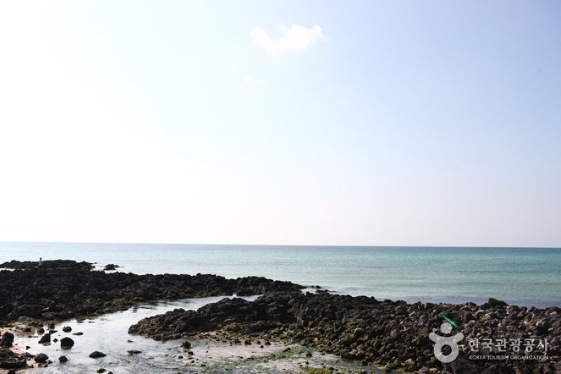 クァクチクァムル海岸（곽지과물해변） (17/19)