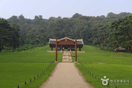 西五陵［ユネスコ世界文化遺産］