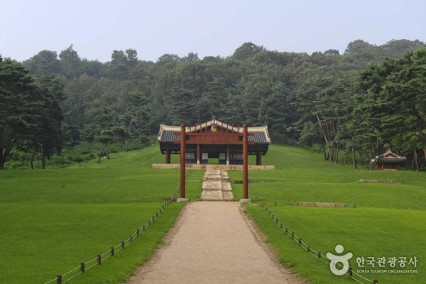 西五陵［ユネスコ世界文化遺産］