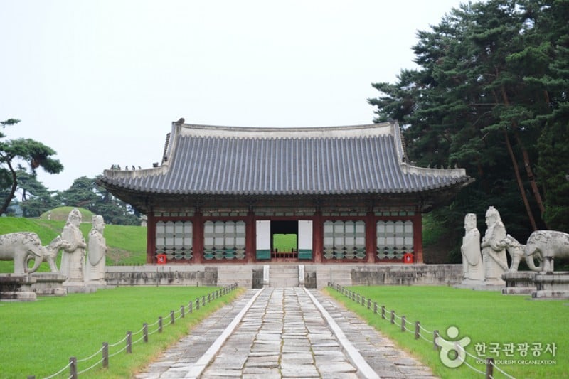 南楊州洪陵と裕陵［ユネスコ世界文化遺産］ (2/23)