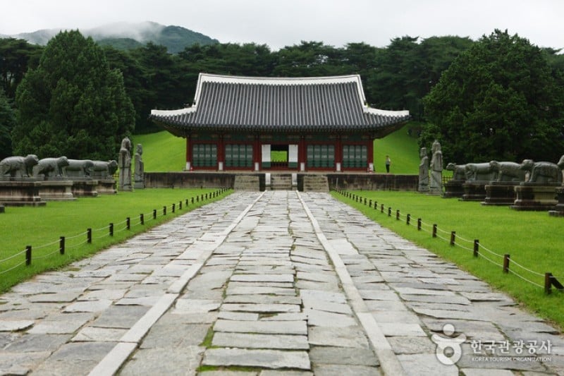 南楊州洪陵と裕陵［ユネスコ世界文化遺産］ (15/23)
