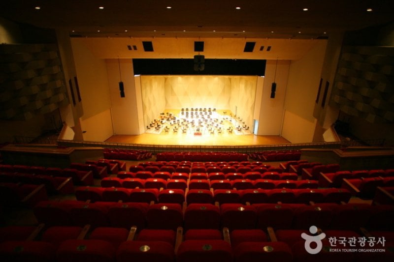 富川市民会館 (4/6)