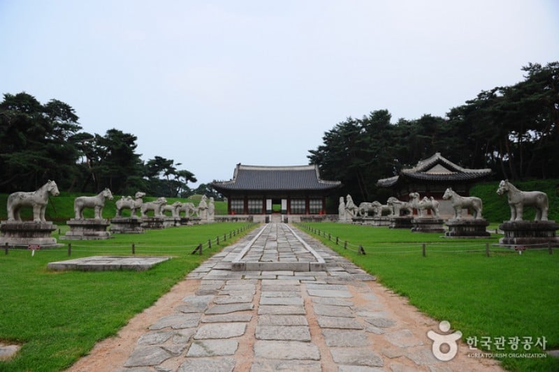 南楊州洪陵と裕陵［ユネスコ世界文化遺産］ (23/23)