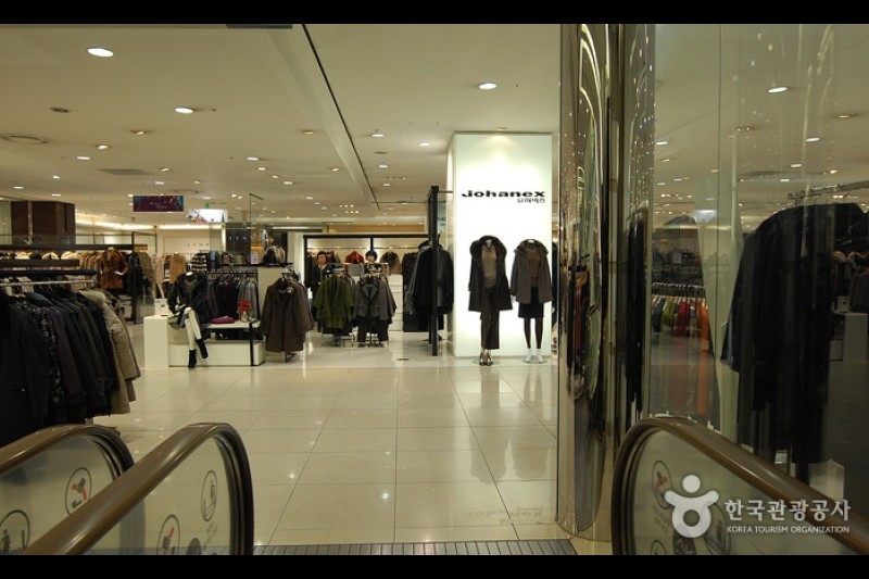 AK PLAZA百貨店（水原店） (2/4)
