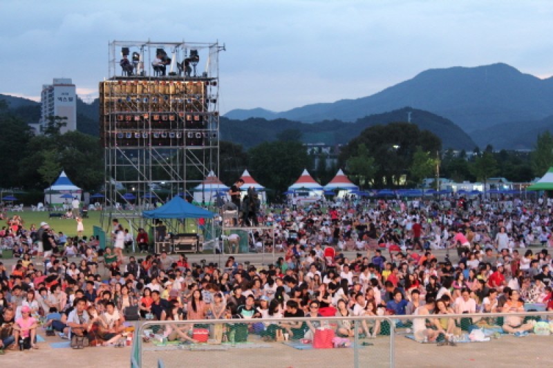 チャラ島花火祭り (1/4)