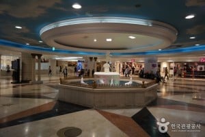 西面地下商店街