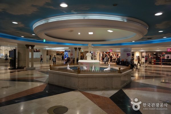 西面地下商店街