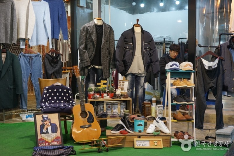 釜山大学前若者通り (4/4)