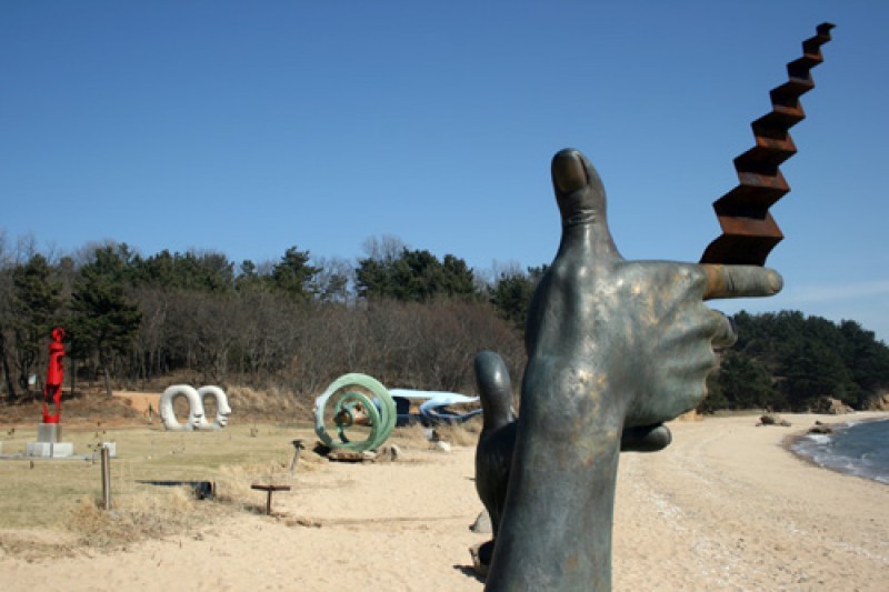 ペミクミ彫刻公園 (4/5)