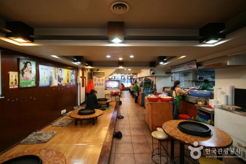 明洞本家タッカルビ(명동본가 닭갈비) (1/5)