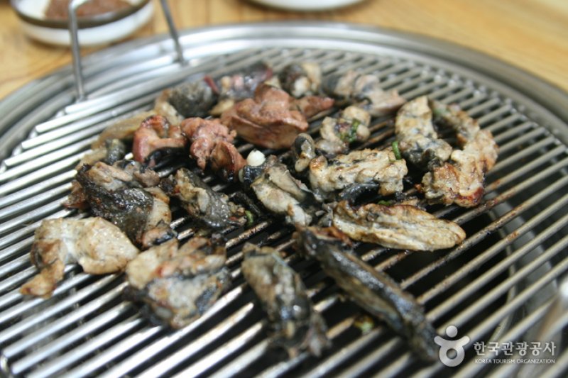 ソッチャンコル鳥骨鶏（석장골오골계） (8/10)