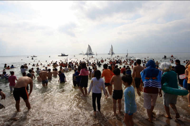西帰浦冬海ペンギン水泳大会 (9/10)