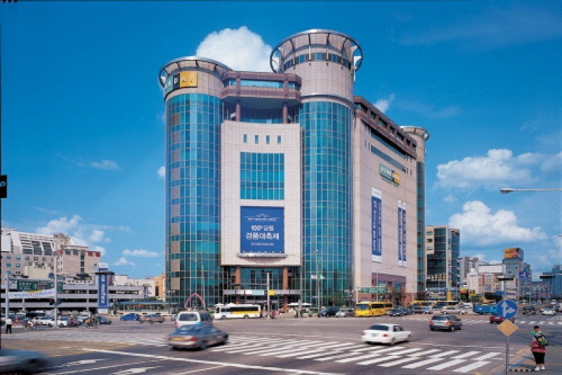 現代百貨店-千戸店 (1/1)