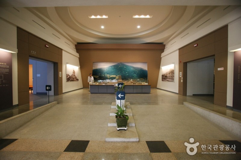 弥勒寺址 遺物展示館  (3/30)
