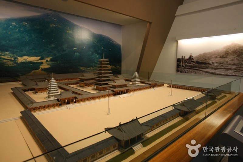 弥勒寺址 遺物展示館  (4/30)