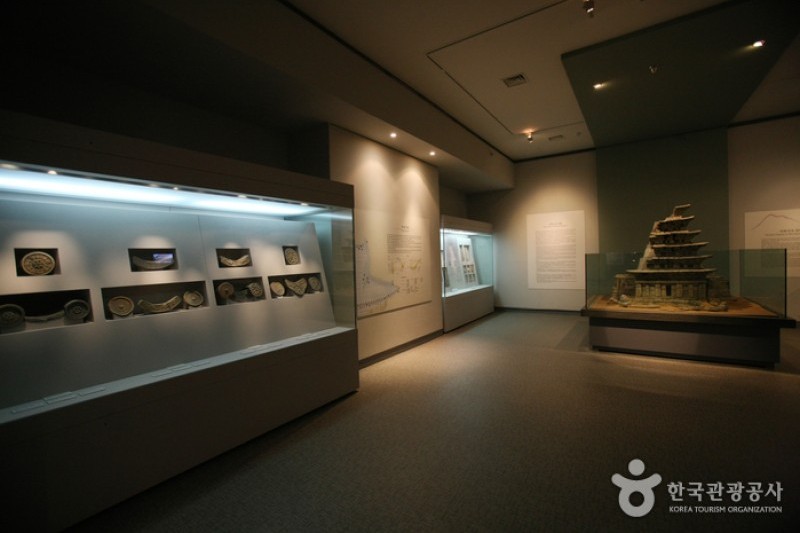 弥勒寺址 遺物展示館  (21/30)