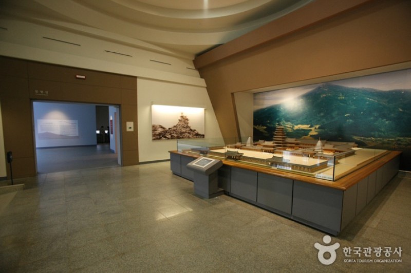 弥勒寺址 遺物展示館  (27/30)