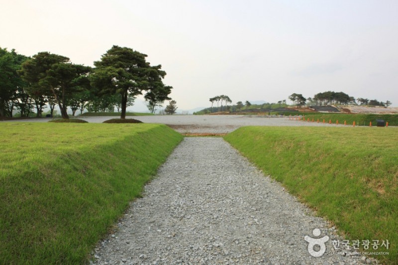 益山王宮里遺跡 [ユネスコ世界文化遺産] (3/13)