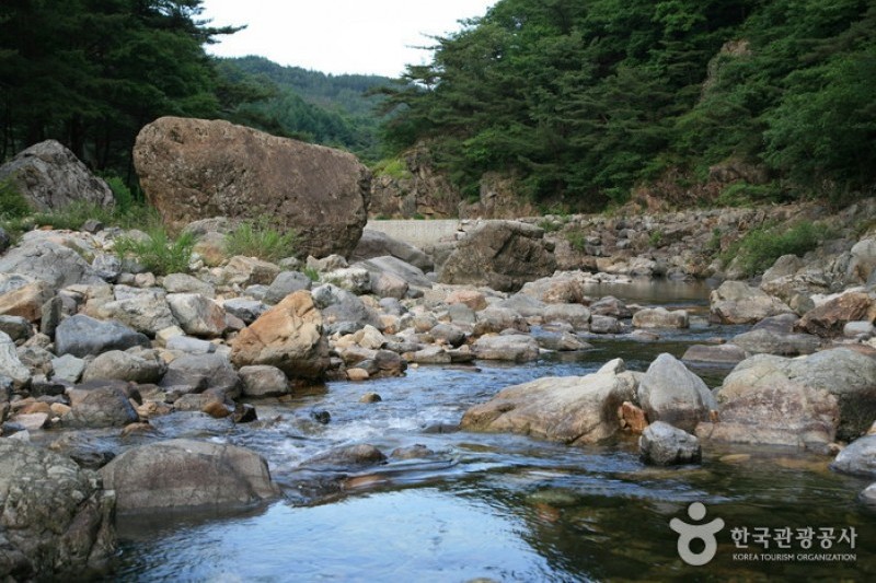 雲日岩 半日岩渓谷 (3/4)