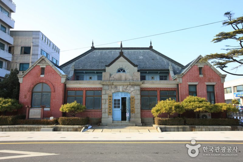 旧 群山税関（湖南関税展示館）（옛 군산세관(호남관세전시관)） (1/26)
