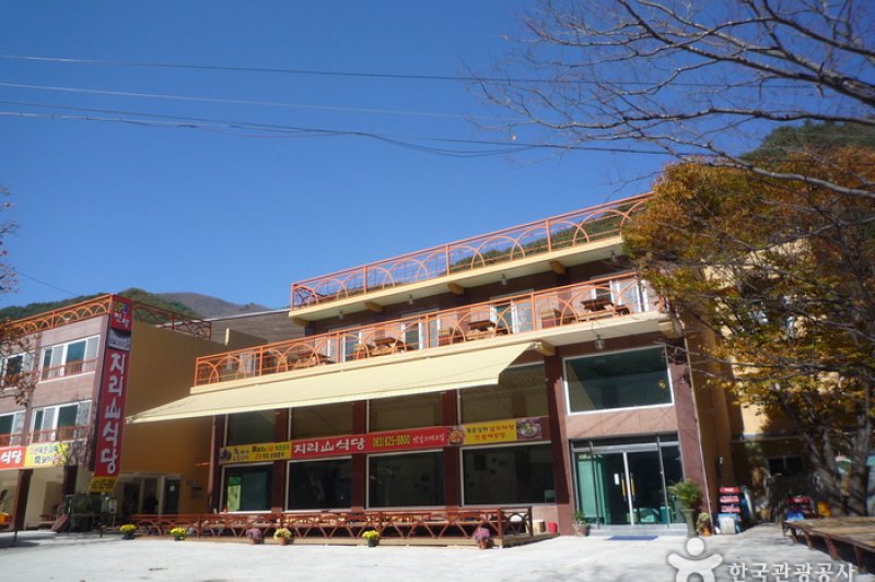ベムサ渓谷 智異山食堂（뱀사골 지리산식당） (1/5)