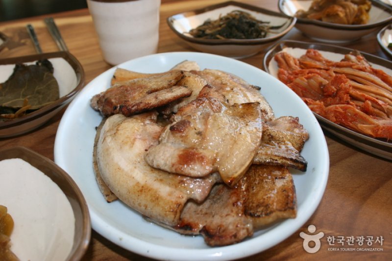 ベムサ渓谷 智異山食堂（뱀사골 지리산식당） (3/5)