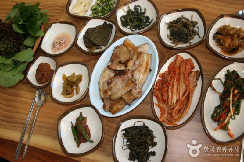 ベムサ渓谷 智異山食堂（뱀사골 지리산식당） (4/5)